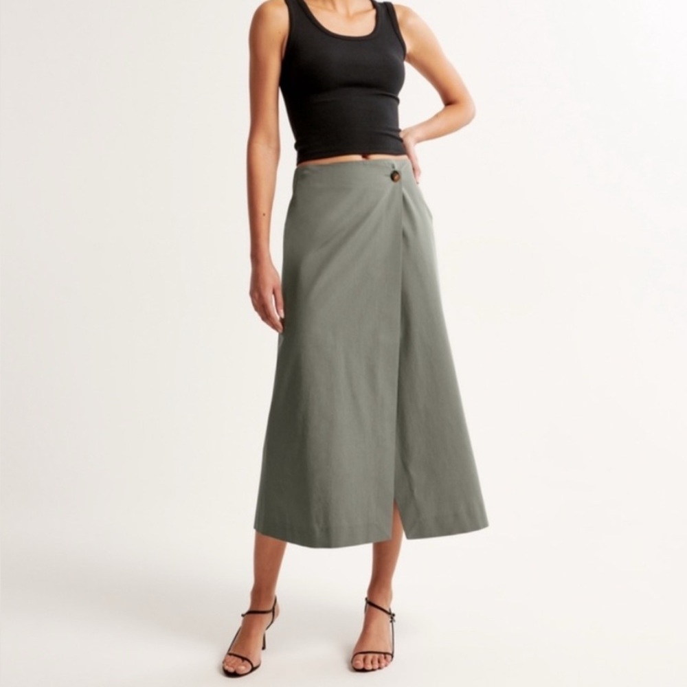 NWOT ABERCROMBIE AND FITCH MINT GREEN MIDI WRAP SKIRT LARGE